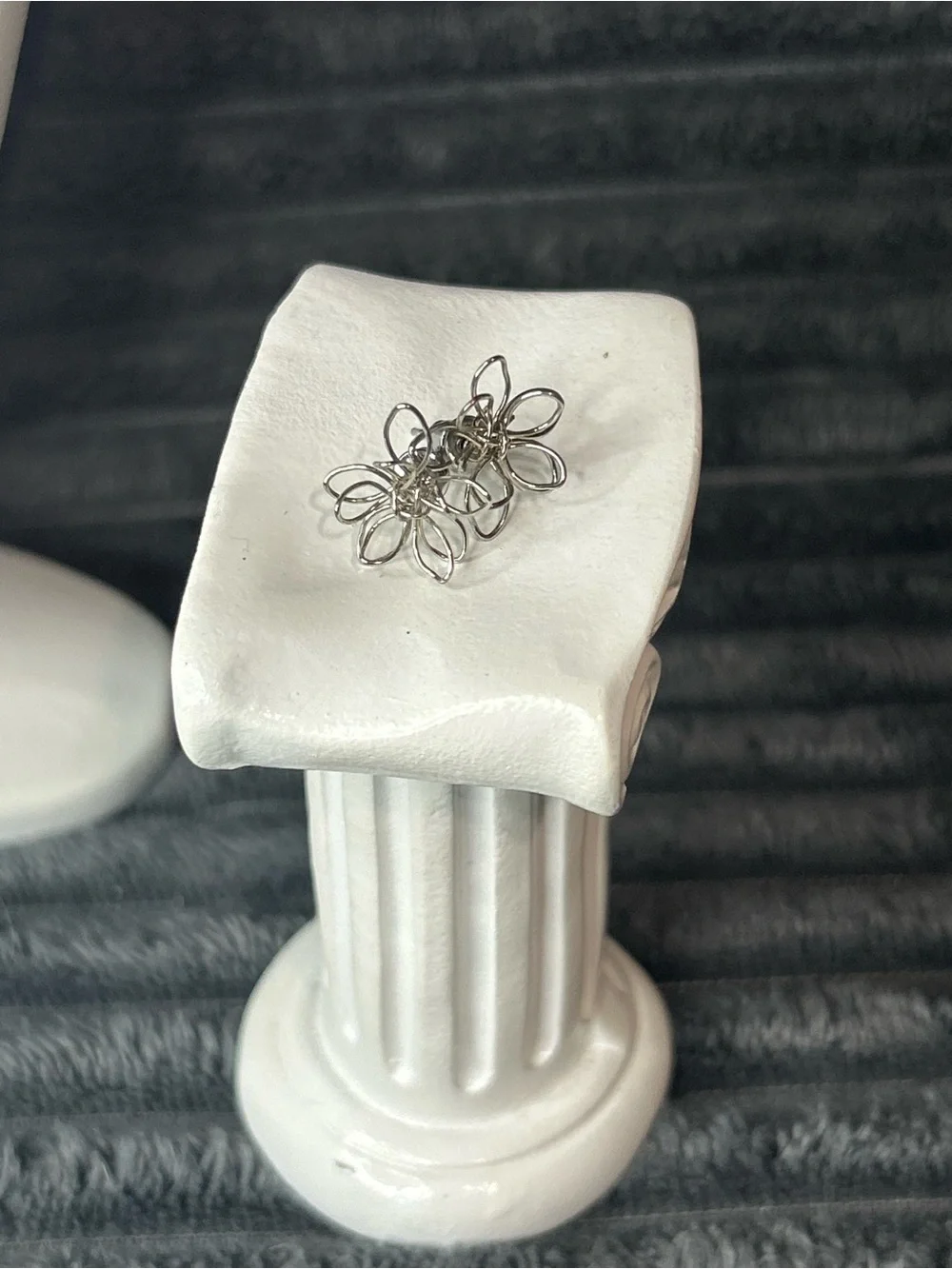 Dainty Silver-Tone Wire Flower Stud Earrings – Whimsical Minimalist Jewelry
